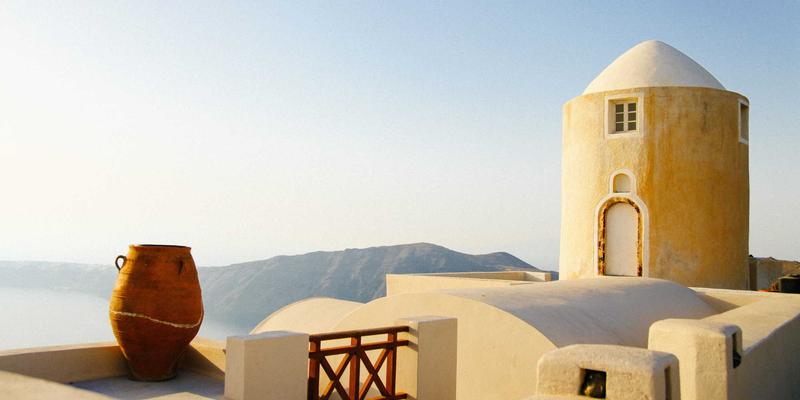 重庆旧房翻新全流程解析：从结构改造到紫色艺术涂鸦，让老房焕发新生