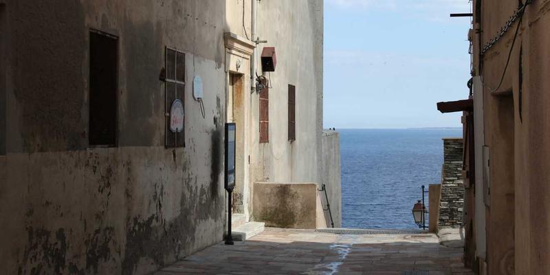 重庆装修环保标准深度解读:从源头到入住,打造真正零甲醛的健康之家