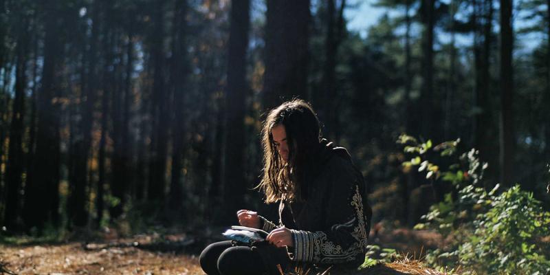 重庆装修设计费到底值不值？揭秘专业设计师如何用‘紫色主题’提升空间价值